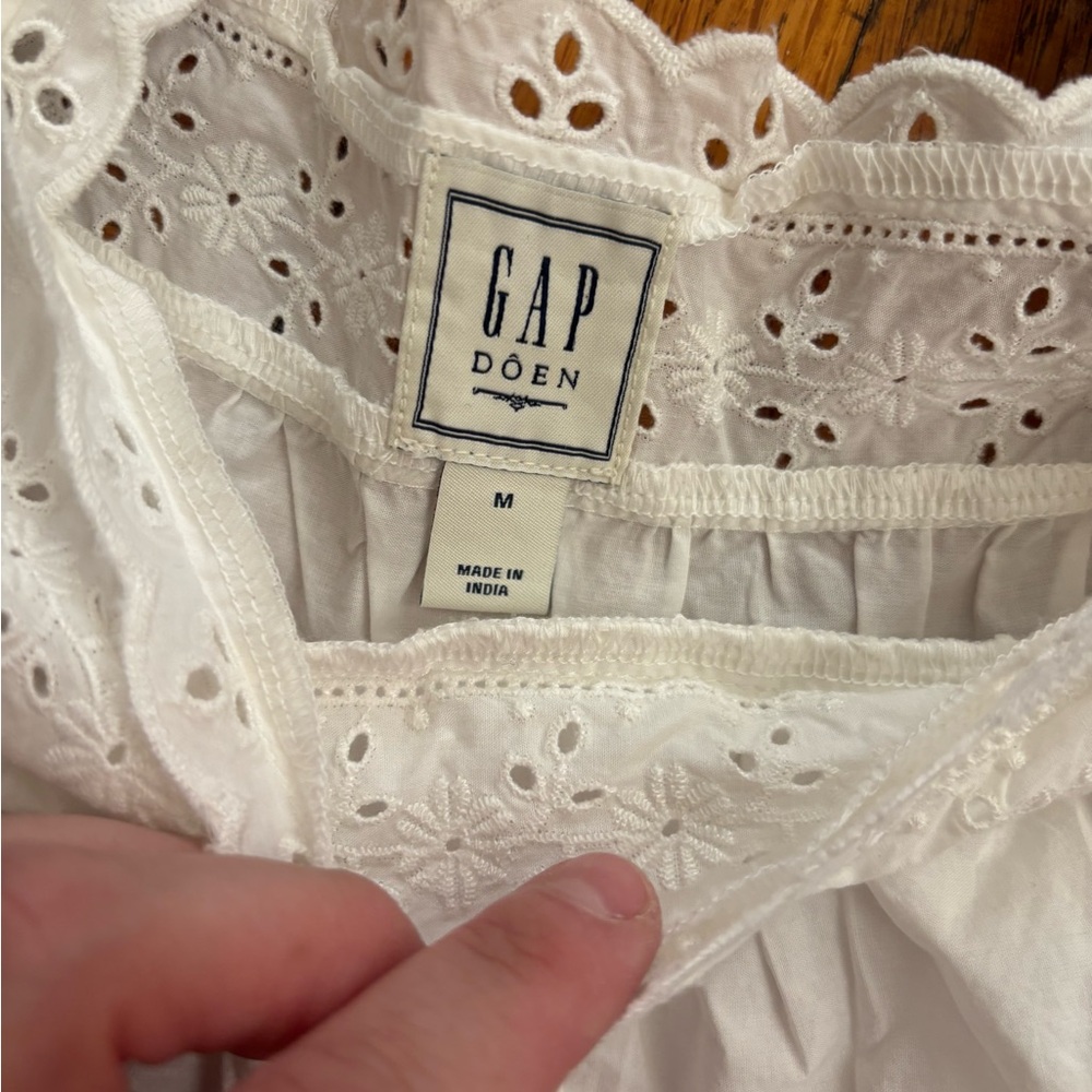 Gap × DÔEN Eyelet Top- Size Medium - Picture 4 of 4